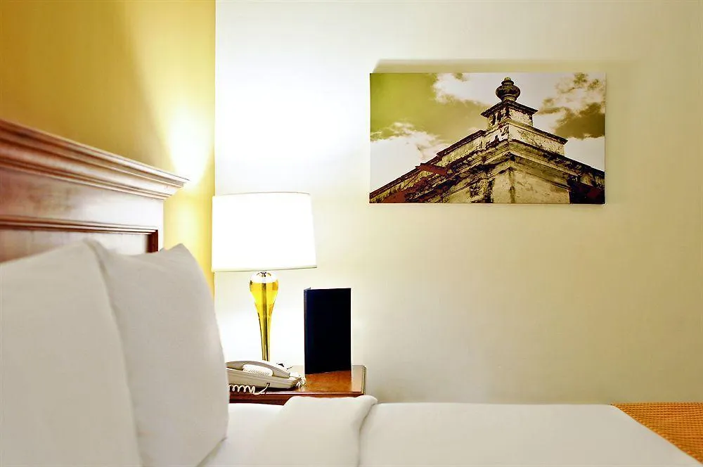 ***  Hotel Courtyard By Marriott Saint-Domingue République dominicaine