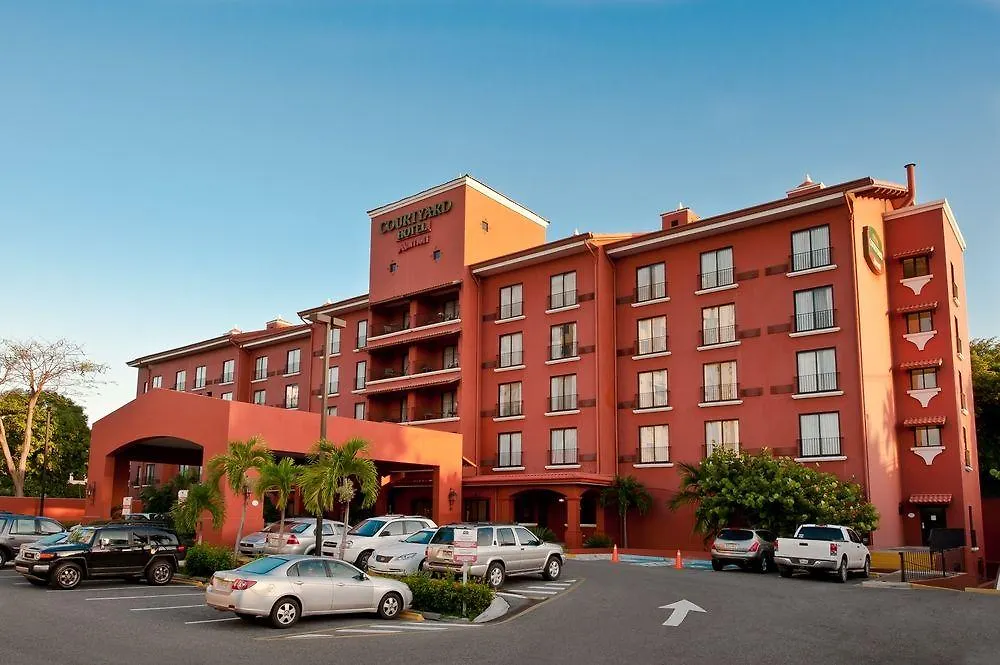 Courtyard By Marriott Santo Domingo Otel