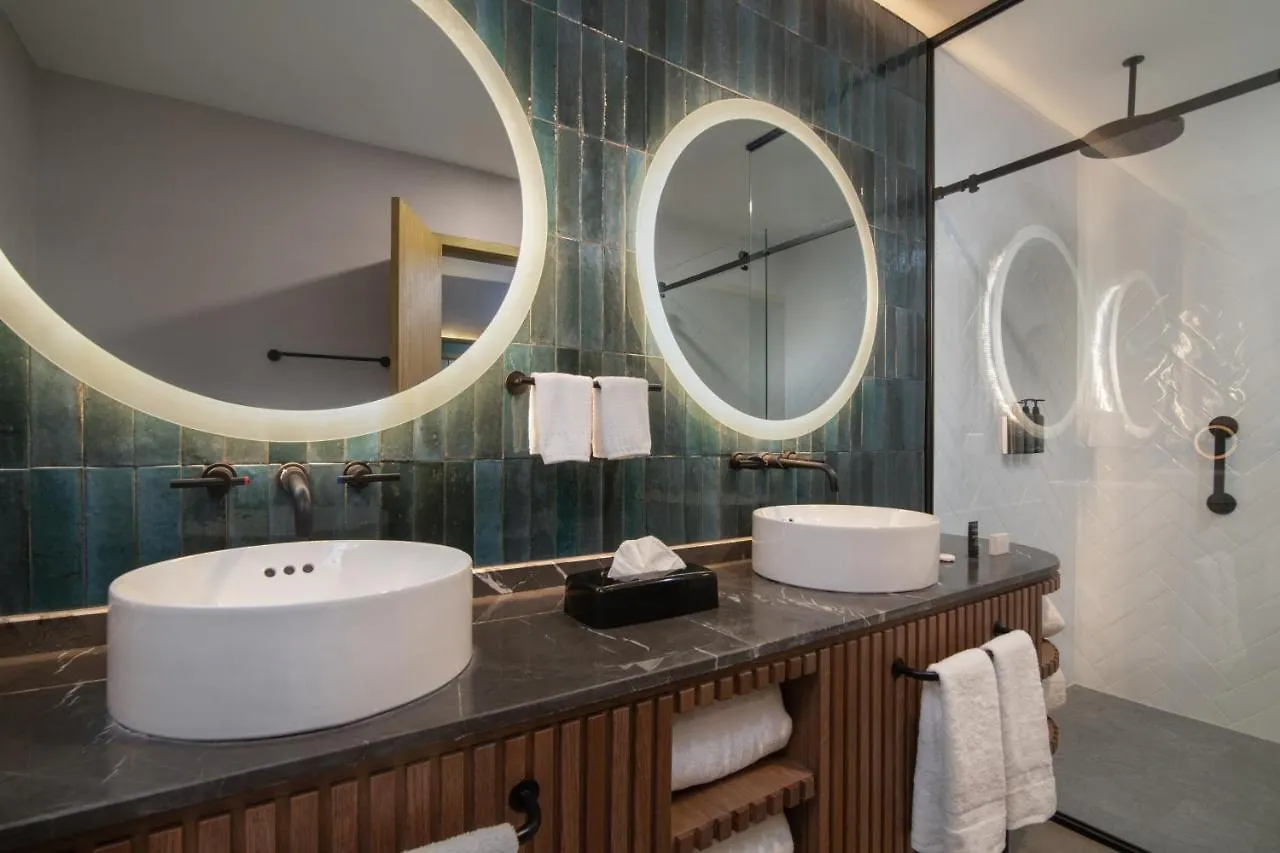 Courtyard By Marriott Santo Domingo Otel 3*,