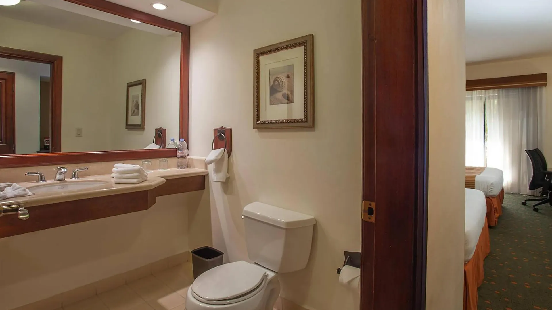 Courtyard By Marriott Santo Domingo Otel